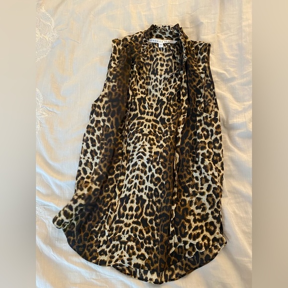 VERONICA BEARD
Bertrand Leopard-Print Sleeveless Blouse (S) - Picture 3 of 4